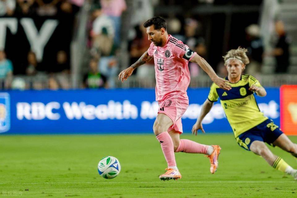 问鼎娱乐-梅西赛事官方发布关键助攻新规，加拿大队争议不断！的简单介绍