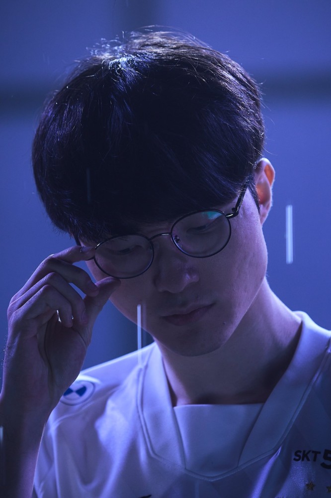 问鼎娱乐-Faker新星关键助攻表现惊艳，TL未来可期！的简单介绍