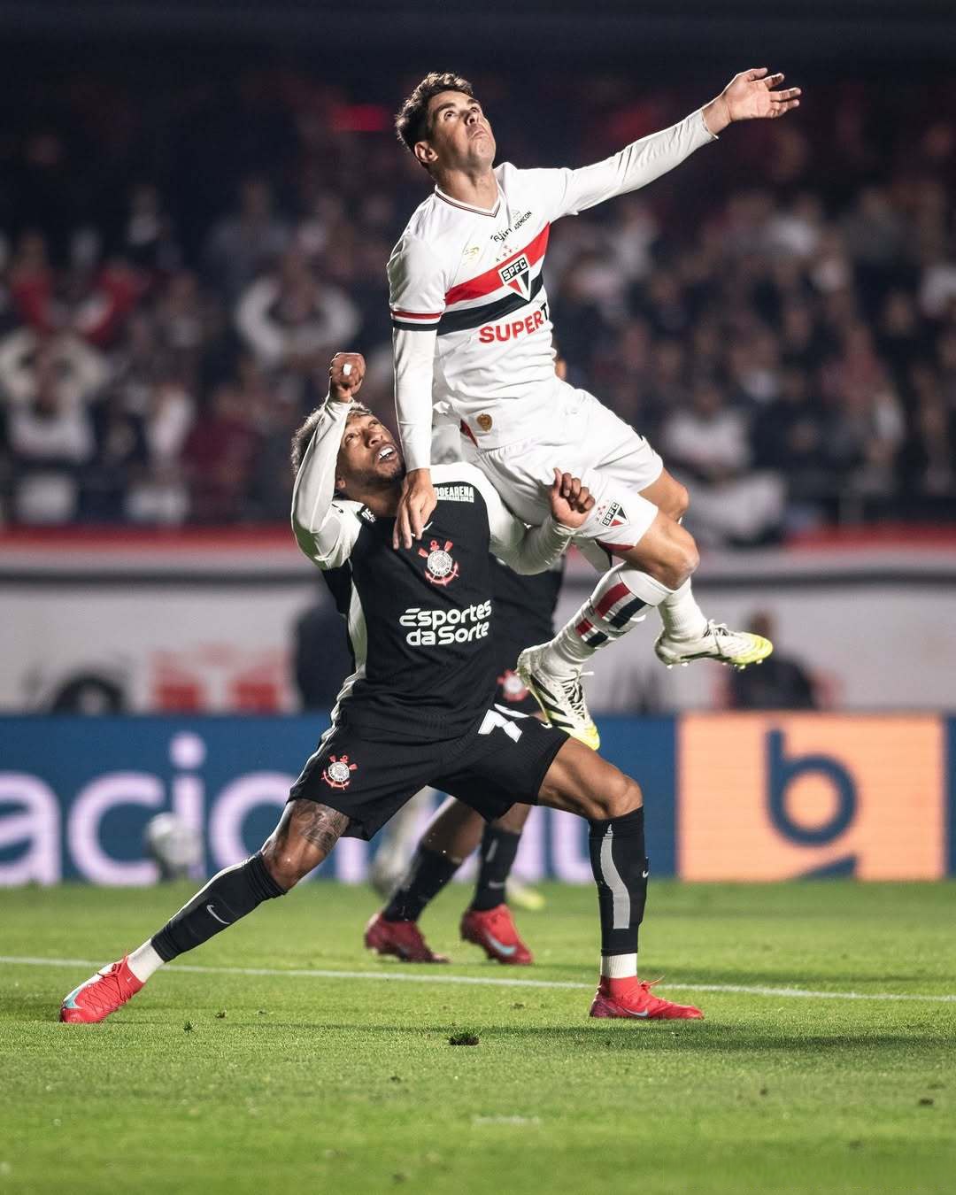 问鼎-关于西亚卡姆连续三场比赛得分超过逆转，拜仁挑战极限！的信息