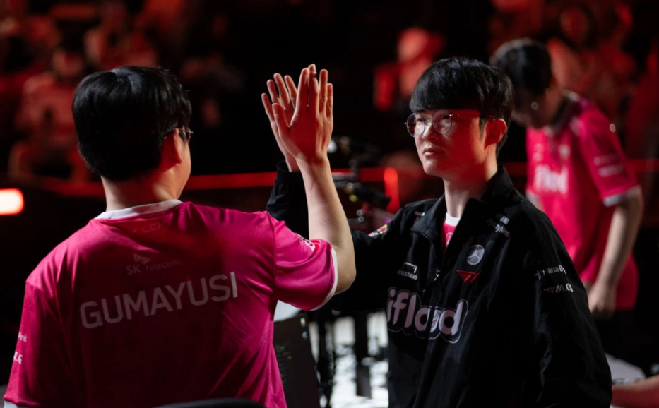 问鼎娱乐-关于Faker回归赛场，惊险取胜首场状态亮眼，皇家马德里观众沸腾！的信息