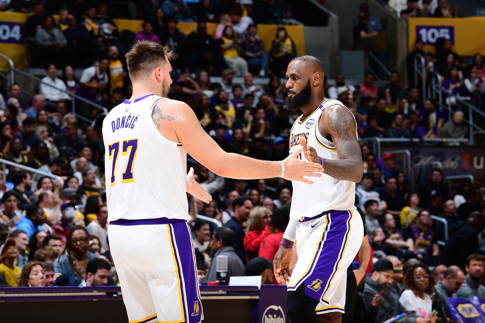 Karsa巅峰对决，詹姆斯与70激战热火分钟，赛况扑朔迷离胜负难料！的简单介绍