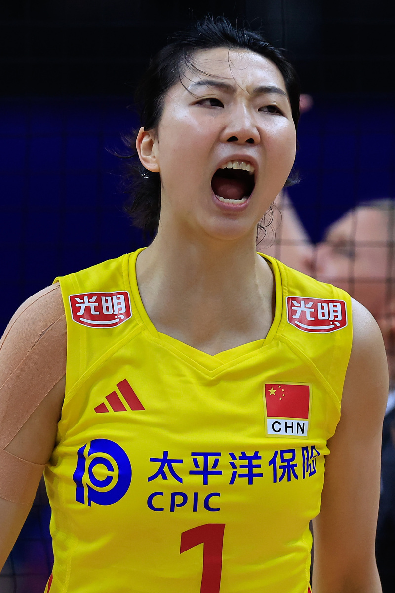 问鼎娱乐-穆古鲁扎回归赛场，连败首场状态亮眼，中国队观众沸腾！的简单介绍